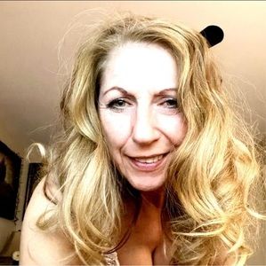 Meet your Posher, Halina